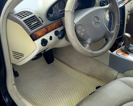 Черный Мерседес Е-Класс, объемом двигателя 3.5 л и пробегом 355 тыс. км за 5700 $, фото 4 на Automoto.ua