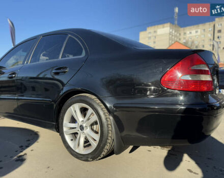 Черный Мерседес Е-Класс, объемом двигателя 1.8 л и пробегом 338 тыс. км за 6850 $, фото 12 на Automoto.ua