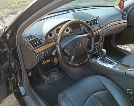 Черный Мерседес Е-Класс, объемом двигателя 2.99 л и пробегом 356 тыс. км за 8200 $, фото 5 на Automoto.ua