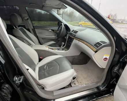 Чорний Мерседес Е-Клас, об'ємом двигуна 2.99 л та пробігом 250 тис. км за 7500 $, фото 27 на Automoto.ua