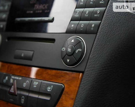 Чорний Мерседес Е-Клас, об'ємом двигуна 3 л та пробігом 220 тис. км за 8500 $, фото 3 на Automoto.ua