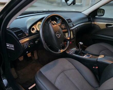 Чорний Мерседес Е-Клас, об'ємом двигуна 2.99 л та пробігом 433 тис. км за 7999 $, фото 28 на Automoto.ua