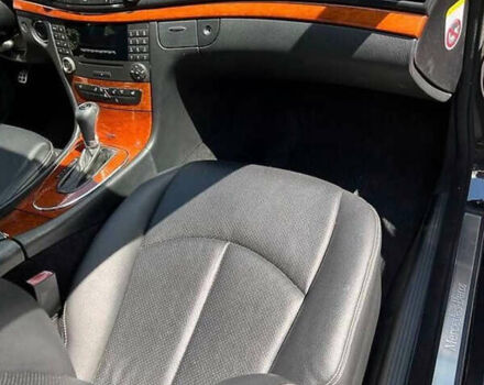 Чорний Мерседес Е-Клас, об'ємом двигуна 3 л та пробігом 220 тис. км за 8500 $, фото 2 на Automoto.ua