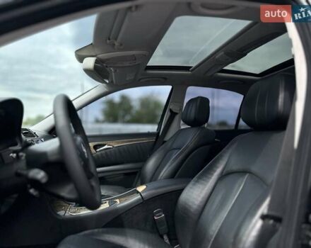 Черный Мерседес Е-Класс, объемом двигателя 3 л и пробегом 333 тыс. км за 10700 $, фото 31 на Automoto.ua