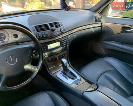 Мерседес Е-Класс 2006 в Ивано-Франковске на Automoto.ua Черный Мерседес Е-Класс, объемом двигателя 3 л и пробегом 326 тыс. км за 8200 $, фото 84 на Automoto.ua