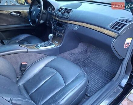 Черный Мерседес Е-Класс, объемом двигателя 3 л и пробегом 325 тыс. км за 8599 $, фото 51 на Automoto.ua