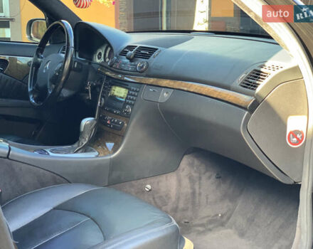 Мерседес Е-Класс 2006 в Ивано-Франковске на Automoto.ua Черный Мерседес Е-Класс, объемом двигателя 3 л и пробегом 326 тыс. км за 8200 $, фото 105 на Automoto.ua