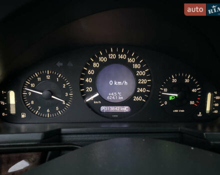 Черный Мерседес Е-Класс, объемом двигателя 2.1 л и пробегом 314 тыс. км за 8500 $, фото 8 на Automoto.ua