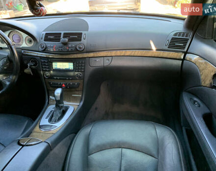 Мерседес Е-Класс 2006 в Ивано-Франковске на Automoto.ua Черный Мерседес Е-Класс, объемом двигателя 3 л и пробегом 326 тыс. км за 8200 $, фото 91 на Automoto.ua