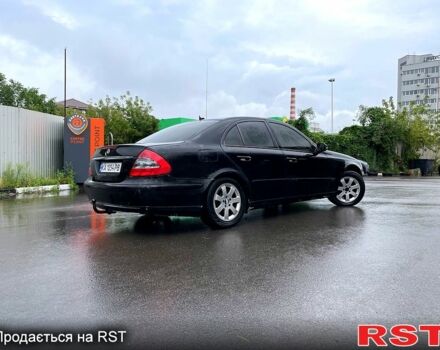 Черный Мерседес Е-Класс, объемом двигателя 1.8 л и пробегом 350 тыс. км за 4700 $, фото 6 на Automoto.ua