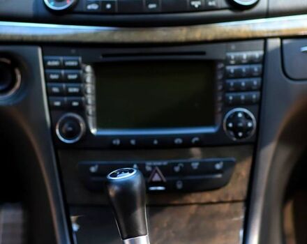 Чорний Мерседес Е-Клас, об'ємом двигуна 3 л та пробігом 293 тис. км за 9700 $, фото 9 на Automoto.ua