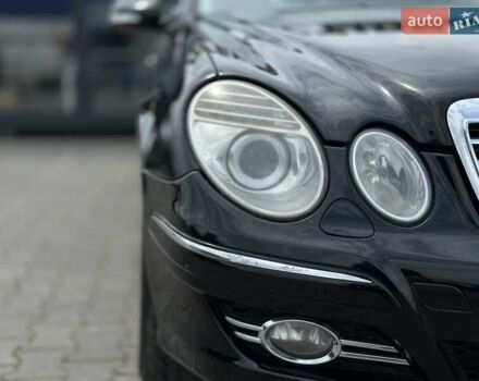 Черный Мерседес Е-Класс, объемом двигателя 3 л и пробегом 333 тыс. км за 10700 $, фото 4 на Automoto.ua