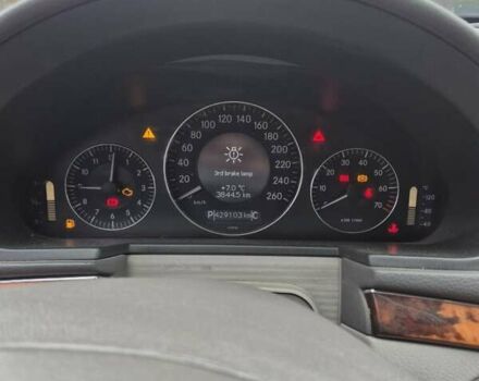 Черный Мерседес Е-Класс, объемом двигателя 3.5 л и пробегом 429 тыс. км за 6200 $, фото 7 на Automoto.ua