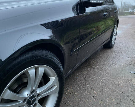 Черный Мерседес Е-Класс, объемом двигателя 2.1 л и пробегом 314 тыс. км за 8500 $, фото 6 на Automoto.ua