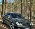 Черный Мерседес Е-Класс, объемом двигателя 3.2 л и пробегом 300 тыс. км за 3999 $, фото 1 на Automoto.ua