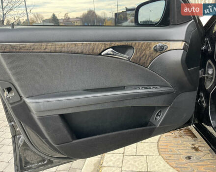 Черный Мерседес Е-Класс, объемом двигателя 3 л и пробегом 400 тыс. км за 8000 $, фото 16 на Automoto.ua