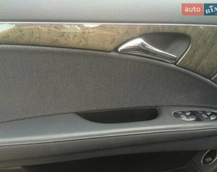 Черный Мерседес Е-Класс, объемом двигателя 1.8 л и пробегом 205 тыс. км за 9999 $, фото 10 на Automoto.ua