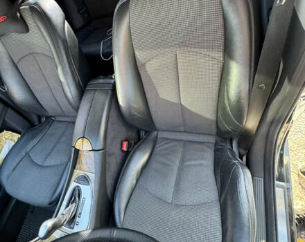 Мерседес Е-Класс 2006 в Чернигове на Automoto.ua Черный Мерседес Е-Класс, объемом двигателя 2.99 л и пробегом 355 тыс. км за 9299 $, фото 19 на Automoto.ua