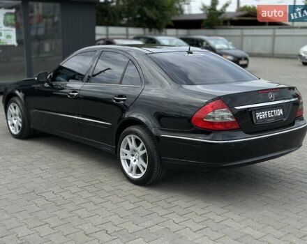 Черный Мерседес Е-Класс, объемом двигателя 3 л и пробегом 333 тыс. км за 10700 $, фото 12 на Automoto.ua