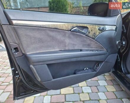 Черный Мерседес Е-Класс, объемом двигателя 3 л и пробегом 325 тыс. км за 8599 $, фото 45 на Automoto.ua