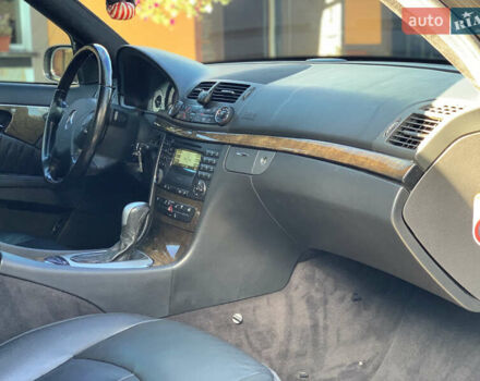 Мерседес Е-Класс 2006 в Ивано-Франковске на Automoto.ua Черный Мерседес Е-Класс, объемом двигателя 3 л и пробегом 326 тыс. км за 8200 $, фото 106 на Automoto.ua