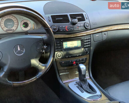 Мерседес Е-Класс 2006 в Ивано-Франковске на Automoto.ua Черный Мерседес Е-Класс, объемом двигателя 3 л и пробегом 326 тыс. км за 8200 $, фото 86 на Automoto.ua