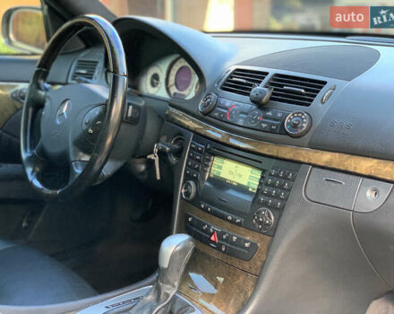 Мерседес Е-Класс 2006 в Ивано-Франковске на Automoto.ua Черный Мерседес Е-Класс, объемом двигателя 3 л и пробегом 326 тыс. км за 8200 $, фото 104 на Automoto.ua