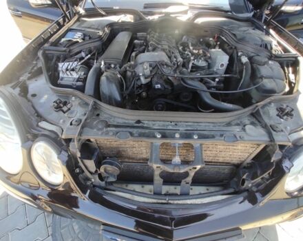 Чорний Мерседес Е-Клас, об'ємом двигуна 2.1 л та пробігом 332 тис. км за 8100 $, фото 9 на Automoto.ua