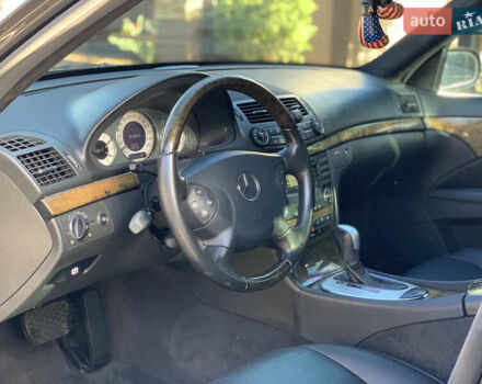 Мерседес Е-Класс 2006 в Ивано-Франковске на Automoto.ua Черный Мерседес Е-Класс, объемом двигателя 3 л и пробегом 326 тыс. км за 8200 $, фото 57 на Automoto.ua
