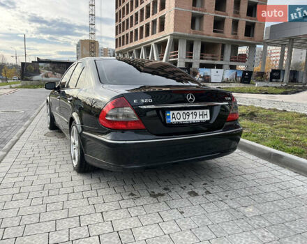 Черный Мерседес Е-Класс, объемом двигателя 3 л и пробегом 400 тыс. км за 8000 $, фото 4 на Automoto.ua