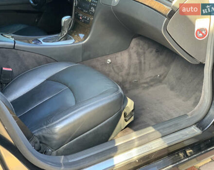 Мерседес Е-Класс 2006 в Ивано-Франковске на Automoto.ua Черный Мерседес Е-Класс, объемом двигателя 3 л и пробегом 326 тыс. км за 8200 $, фото 107 на Automoto.ua