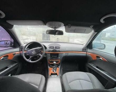 Черный Мерседес Е-Класс, объемом двигателя 1.8 л и пробегом 400 тыс. км за 6700 $, фото 4 на Automoto.ua