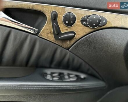 Черный Мерседес Е-Класс, объемом двигателя 3 л и пробегом 333 тыс. км за 10700 $, фото 23 на Automoto.ua
