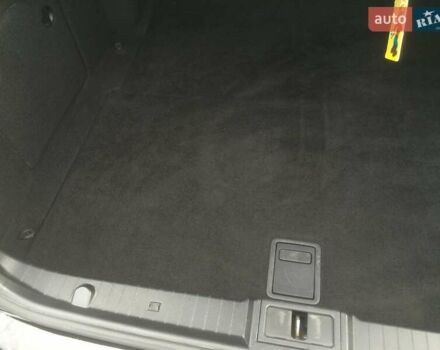 Черный Мерседес Е-Класс, объемом двигателя 1.8 л и пробегом 205 тыс. км за 9999 $, фото 9 на Automoto.ua