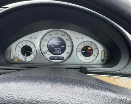 Черный Мерседес Е-Класс, объемом двигателя 3 л и пробегом 350 тыс. км за 3814 $, фото 4 на Automoto.ua