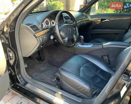 Мерседес Е-Класс 2006 в Ивано-Франковске на Automoto.ua Черный Мерседес Е-Класс, объемом двигателя 3 л и пробегом 326 тыс. км за 8200 $, фото 67 на Automoto.ua