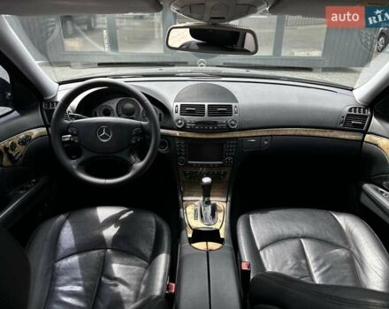 Черный Мерседес Е-Класс, объемом двигателя 3 л и пробегом 333 тыс. км за 10700 $, фото 22 на Automoto.ua
