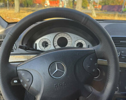 Мерседес Е-Класс 2006 в Чернигове на Automoto.ua Черный Мерседес Е-Класс, объемом двигателя 2.99 л и пробегом 355 тыс. км за 9299 $, фото 21 на Automoto.ua