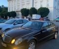 Черный Мерседес Е-Класс, объемом двигателя 2.2 л и пробегом 308 тыс. км за 8500 $, фото 1 на Automoto.ua