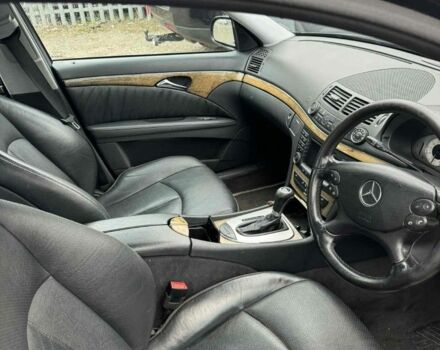 Черный Мерседес Е-Класс, объемом двигателя 3 л и пробегом 350 тыс. км за 3814 $, фото 3 на Automoto.ua