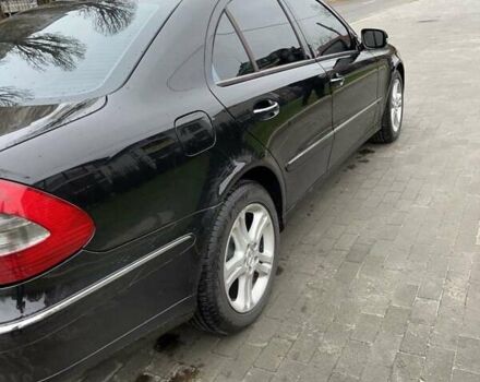 Черный Мерседес Е-Класс, объемом двигателя 3 л и пробегом 256 тыс. км за 9000 $, фото 6 на Automoto.ua