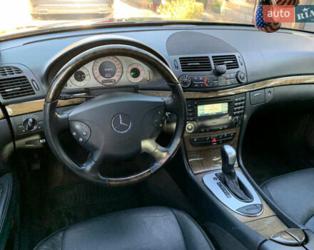 Мерседес Е-Класс 2006 в Ивано-Франковске на Automoto.ua Черный Мерседес Е-Класс, объемом двигателя 3 л и пробегом 326 тыс. км за 8200 $, фото 83 на Automoto.ua