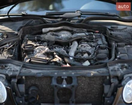 Черный Мерседес Е-Класс, объемом двигателя 2.9 л и пробегом 295 тыс. км за 9800 $, фото 5 на Automoto.ua