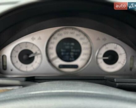 Черный Мерседес Е-Класс, объемом двигателя 3 л и пробегом 333 тыс. км за 10700 $, фото 29 на Automoto.ua