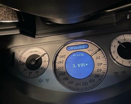 Черный Мерседес Е-Класс, объемом двигателя 1.8 л и пробегом 205 тыс. км за 9999 $, фото 15 на Automoto.ua