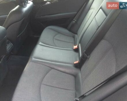 Черный Мерседес Е-Класс, объемом двигателя 1.8 л и пробегом 205 тыс. км за 9999 $, фото 11 на Automoto.ua