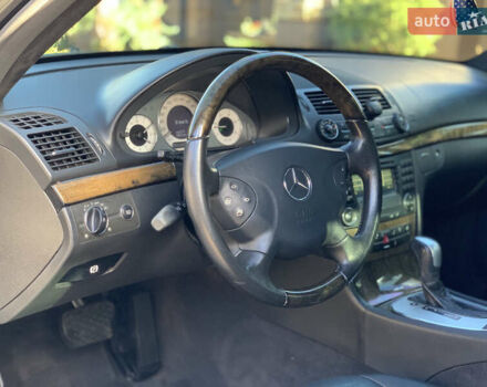 Мерседес Е-Класс 2006 в Ивано-Франковске на Automoto.ua Черный Мерседес Е-Класс, объемом двигателя 3 л и пробегом 326 тыс. км за 8200 $, фото 58 на Automoto.ua