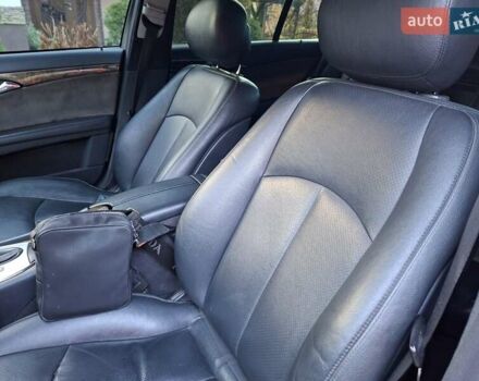 Черный Мерседес Е-Класс, объемом двигателя 3 л и пробегом 325 тыс. км за 8599 $, фото 44 на Automoto.ua