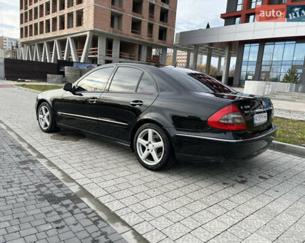 Черный Мерседес Е-Класс, объемом двигателя 3 л и пробегом 400 тыс. км за 8000 $, фото 3 на Automoto.ua