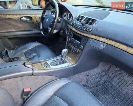 Черный Мерседес Е-Класс, объемом двигателя 3 л и пробегом 325 тыс. км за 8599 $, фото 35 на Automoto.ua